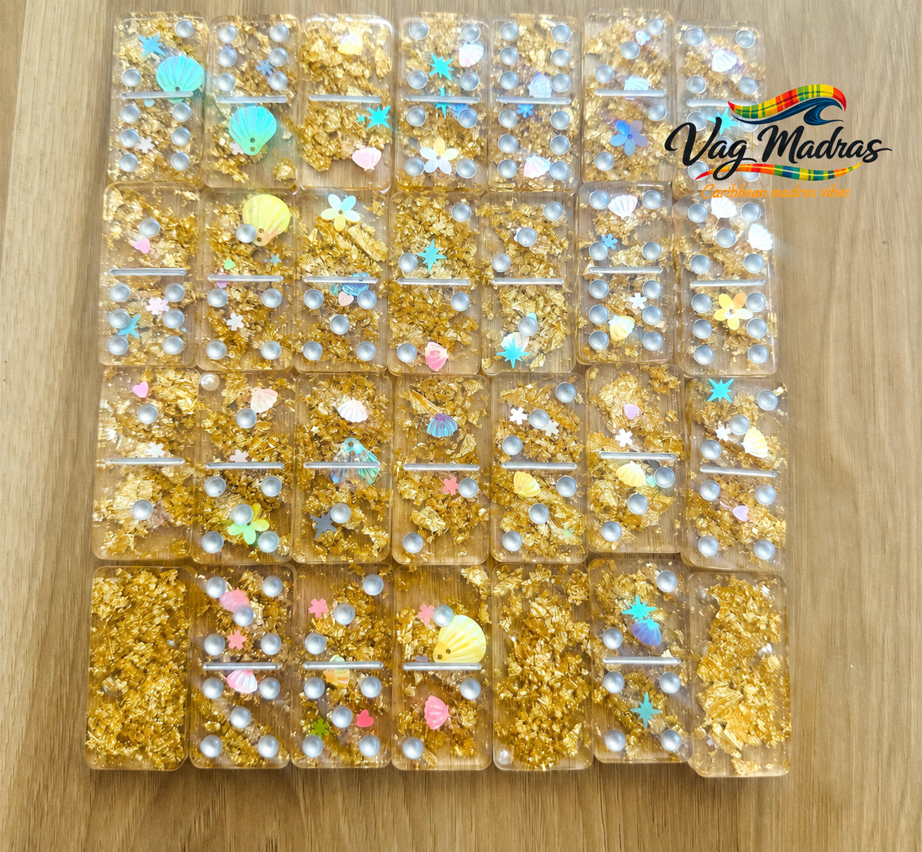 Jeu de dominos en résine Coquillages Dorés – Édition Bord de Mer